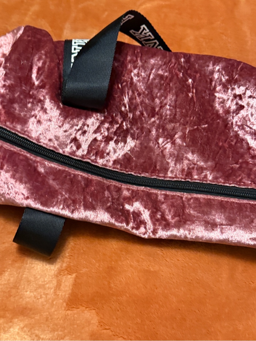 Victoria’s Secret Pink Dusty Pink Velvet Duffle Bag - Picture 8 of 11